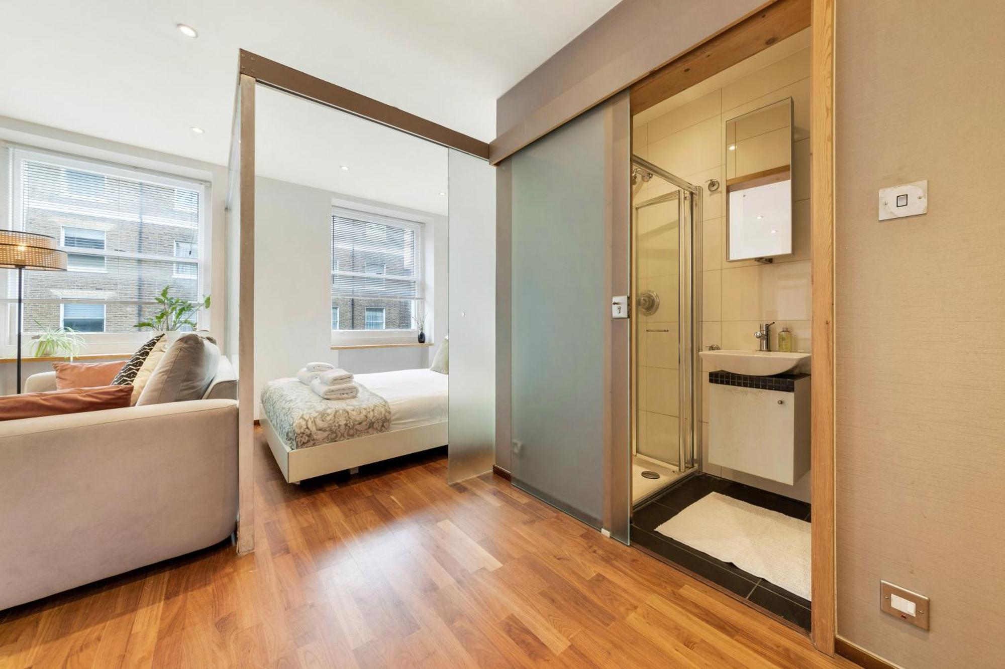 Urban Base, 6mins Walk To Marble Arch Station, 8mins Walk To Hyde Park Apartment *