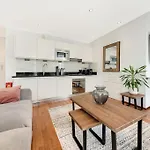 1 Bedroom Edgeware Retreat