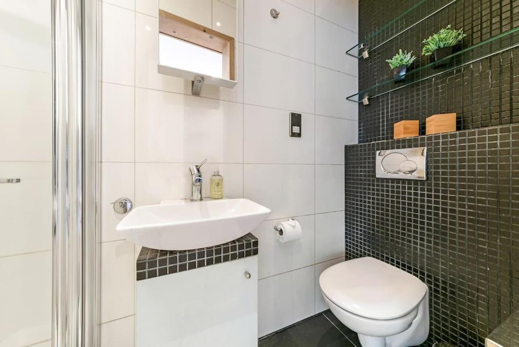 1 Bedroom Edgeware Retreat * Londra